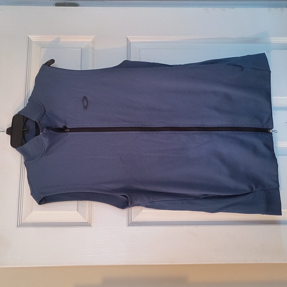 Oakley Performance Vest - image 1